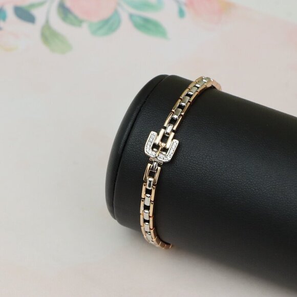 "Elegant Rose Gold Bracelet with Sparkling U-Shaped Center Charm, XPBL0734 - Picture 7 of 12